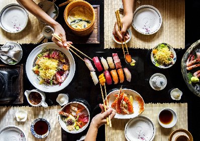 https://www.ragusanews.com/immagini_articoli/15-03-2021/la-dieta-giapponese-o-quella-mediterranea-quale-e-la-migliore-280.jpg