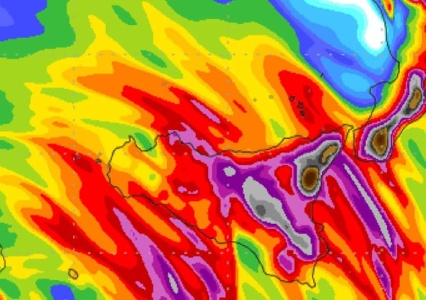 https://www.ragusanews.com/immagini_articoli/16-01-2025/maltempo-venerdi-17-in-sicilia-chi-ha-paura-del-ciclone-africano-300.jpg