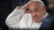 https://www.ragusanews.com/immagini_articoli/16-02-2025/papa-francesco-terzo-giorno-di-ricovero-al-gemelli-ho-ancora-bisogno-di-cure-100.jpg