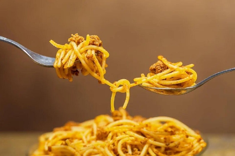 https://www.ragusanews.com/immagini_articoli/16-03-2022/quanta-pasta-mangiare-a-dieta-500.jpg