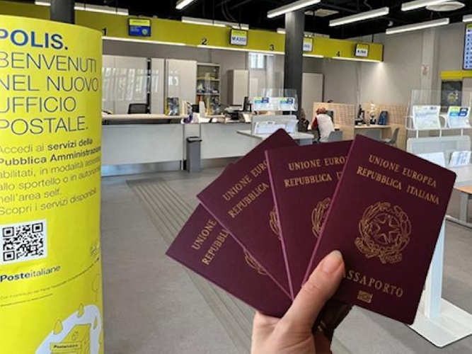 https://www.ragusanews.com/immagini_articoli/16-09-2024/il-passaporto-si-fa-alle-poste-i-12-uffici-postali-dove-chiederli-500.jpg