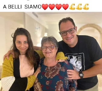 https://www.ragusanews.com/immagini_articoli/16-10-2024/1729067868-santone-khadir-marica-riabbraccia-fratello-e-mamma-vamos-1-300.jpg