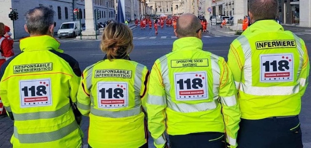 https://www.ragusanews.com/immagini_articoli/17-11-2023/noi-infermieri-abbandoniamo-le-ambulanze-del-118-500.jpg