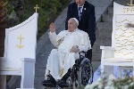 https://www.ragusanews.com/immagini_articoli/17-12-2024/papa-francesco-compie-88-anni-scampato-a-due-attentati-in-iraq-100.jpg