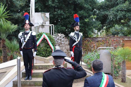 https://www.ragusanews.com/immagini_articoli/18-01-2025/commemorato-eccidio-dei-carabinieri-vincenzo-garofalo-e-antonino-fava-300.jpg