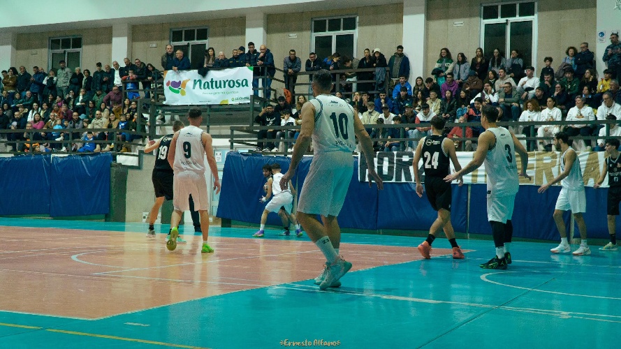 https://www.ragusanews.com/immagini_articoli/18-04-2024/basket-semifinale-play-off-dr1-sicilia-sconfitta-la-meerkat-scicli-500.jpg