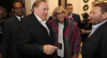 https://www.ragusanews.com/immagini_articoli/18-10-2018/alda-fendi-apre-rhinoceros-cuore-roma-240.jpg