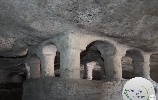 https://www.ragusanews.com/immagini_articoli/18-10-2024/grotte-ragusane-dalla-grotta-delle-trabacche-alla-catacomba-di-cisternazzi-100.jpg