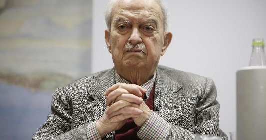 https://www.ragusanews.com/immagini_articoli/19-01-2021/e-morto-emanuele-macaluso-storico-esponente-del-pci-280.jpg