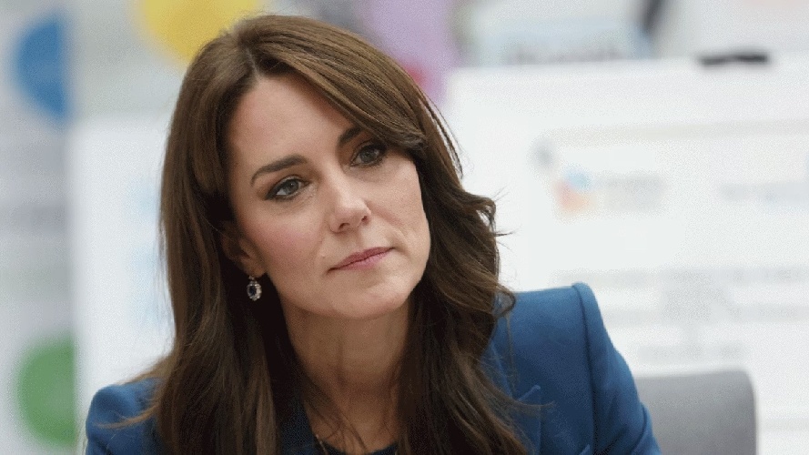 https://www.ragusanews.com/immagini_articoli/19-01-2024/kate-in-ospedale-diverticolite-o-isterectomia-tra-le-ipotesi-500.jpg