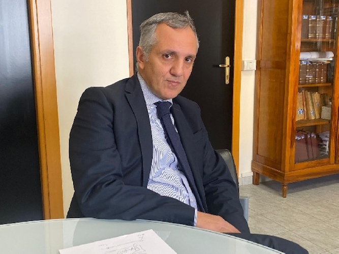 https://www.ragusanews.com/immagini_articoli/19-03-2024/fabrizio-russo-ex-asp-di-ragusa-nominato-in-calabria-500.jpg