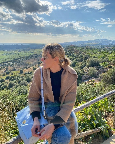 https://www.ragusanews.com/immagini_articoli/19-04-2022/1650363579-federica-pellegrini-in-vacanza-col-fidanzato-in-sicilia-foto-1-500.jpg