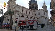 https://www.ragusanews.com/immagini_articoli/19-05-2023/comiso-maltempo-i-pompieri-mettono-in-sicurezza-chiesa-100.jpg