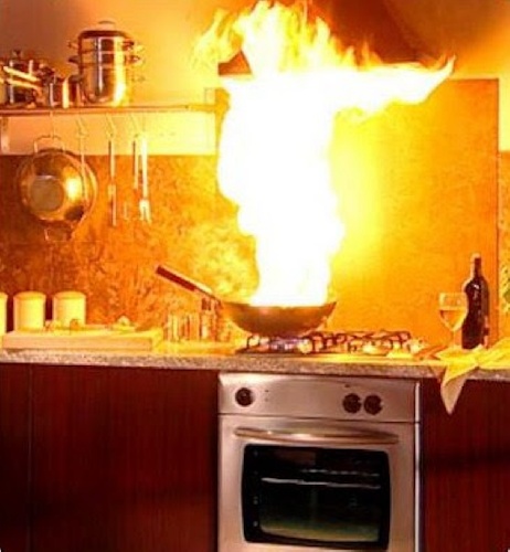 https://www.ragusanews.com/immagini_articoli/19-05-2024/incendio-in-una-casa-di-via-archimede-a-ragusa-il-fuoco-dalla-cucina-500.jpg
