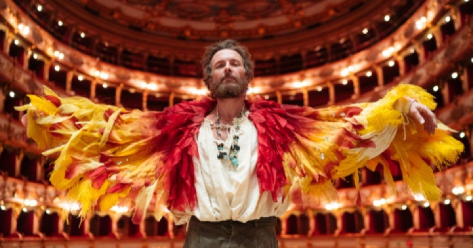 https://www.ragusanews.com/immagini_articoli/19-12-2021/jovanotti-il-mio-fiore-per-franco-battiato-video-500.jpg