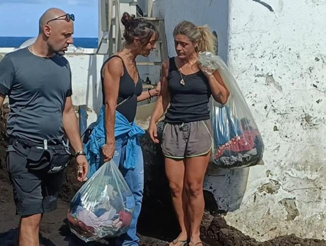 https://www.ragusanews.com/immagini_articoli/20-08-2022/ambra-angiolini-torna-a-stromboli-a-due-mesi-dall-incendio-sul-set-500.jpg