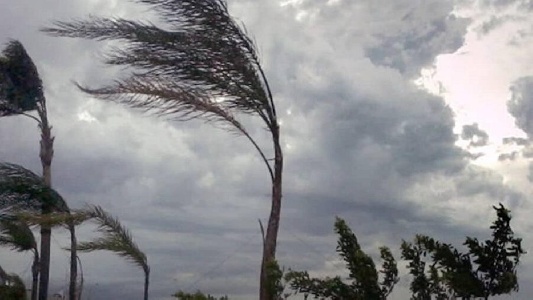 https://www.ragusanews.com/immagini_articoli/20-12-2024/meteo-in-sicilia-torna-il-maltempo-raffiche-di-vento-a-90-km-orari-300.jpg