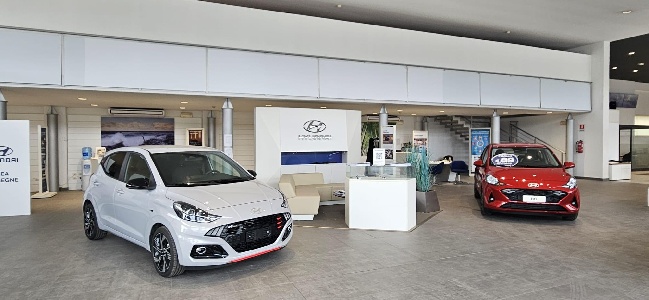 https://www.ragusanews.com/immagini_articoli/21-02-2025/hyundai-inster-il-city-suv-compatto-a-zero-emissioni-porte-aperte-a-ragusa-e-siracusa-300.jpg