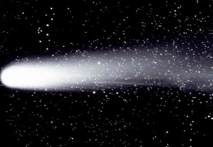 https://www.ragusanews.com/immagini_articoli/21-03-2024/l-eclissi-solare-totale-si-allineera-con-la-cometa-del-diavolo-cos-e-300.jpg