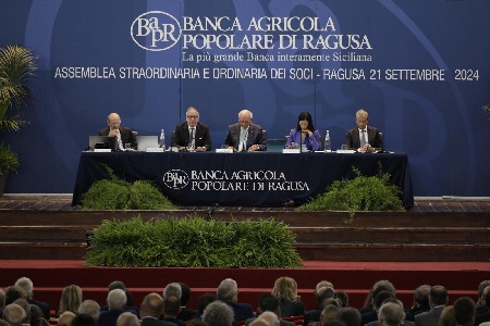 https://www.ragusanews.com/immagini_articoli/21-09-2024/ragusa-e-nata-una-banca-300.jpg