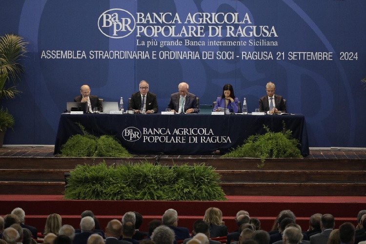 https://www.ragusanews.com/immagini_articoli/21-09-2024/ragusa-e-nata-una-banca-500.jpg