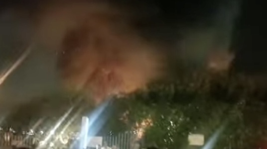 https://www.ragusanews.com/immagini_articoli/22-02-2025/ragusa-e-andato-a-fuoco-il-bon-il-locale-e-distrutto-video-300.jpg