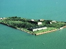 https://www.ragusanews.com/immagini_articoli/22-05-2024/venezia-in-vendita-per-9-milioni-l-isola-di-santo-spirito-100.jpg