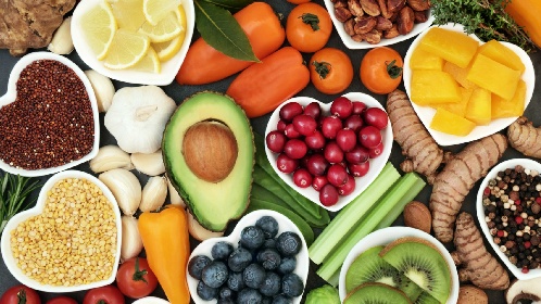 https://www.ragusanews.com/immagini_articoli/22-06-2021/dieta-la-frutta-per-abbassare-il-colesterolo-280.jpg