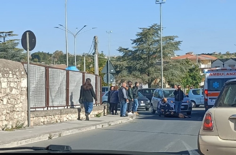 Modica Donna Investita Da Unauto Mentre Attraversa La Strada Modica 8963