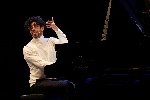 https://www.ragusanews.com/immagini_articoli/23-04-2024/debutto-in-cina-per-il-pianista-ruben-micieli-100.jpg
