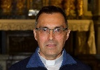 https://www.ragusanews.com/immagini_articoli/23-04-2024/don-hherardo-prete-missionario-creato-vescovo-di-firenze-dal-papa-100.jpg