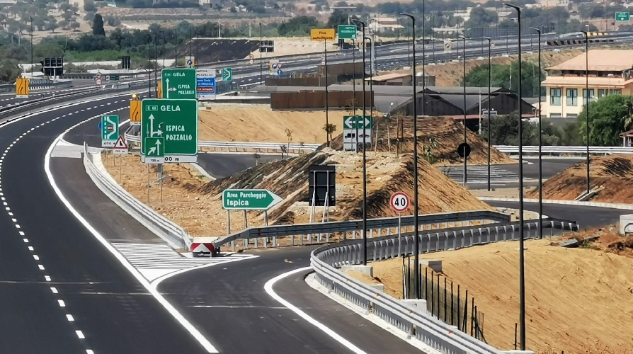 https://www.ragusanews.com/immagini_articoli/23-12-2021/l-autostrada-a18-sara-l-unica-grande-opera-nel-ragusano-nel-2022-500.jpg