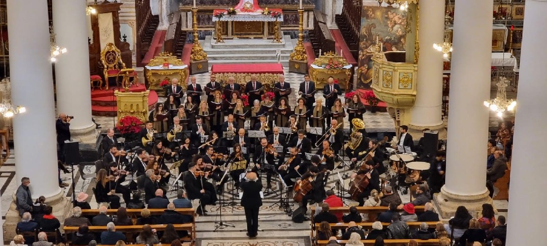 https://www.ragusanews.com/immagini_articoli/23-12-2024/concerto-di-santo-stefano-del-coro-polifonico-claudio-monteverdi-di-modica-500.jpg