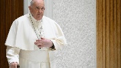 https://www.ragusanews.com/immagini_articoli/24-02-2024/papa-francesco-influenzato-annulla-le-udienze-100.jpg