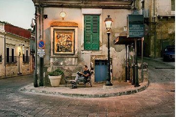 https://www.ragusanews.com/immagini_articoli/24-06-2018/steve-mccurry-foto-ibla-instagram-conquista-109971-like-240.jpg