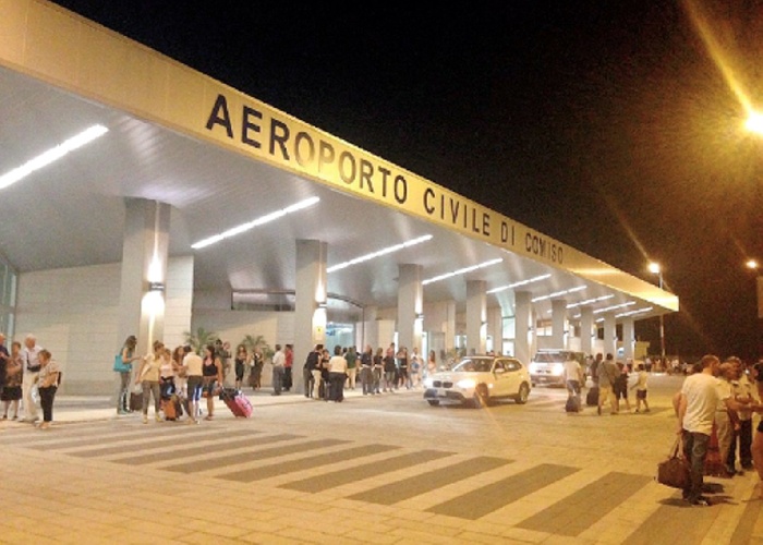 https://www.ragusanews.com/immagini_articoli/24-07-2024/cenere-a-catania-il-mio-viaggio-incubo-dall-aeroporto-di-comiso-500.jpg