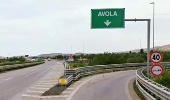 https://www.ragusanews.com/immagini_articoli/25-01-2025/autostrada-modica-siracusa-traffico-deviato-ad-avola-senza-nessuna-comunicazione-100.jpg