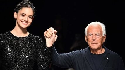 https://www.ragusanews.com/immagini_articoli/25-02-2019/1551120060-colore-giorgio-armani-1-240.jpg