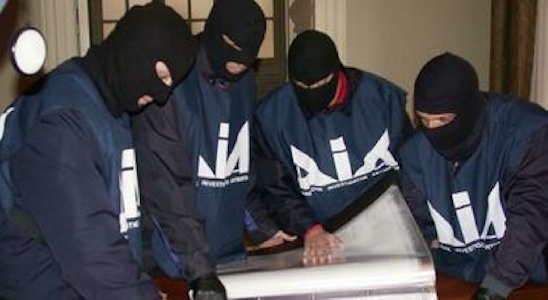 https://www.ragusanews.com/immagini_articoli/25-02-2025/operazione-antidroga-tra-lombardia-sicilia-e-calabria-4-vittoriesi-arrestati-300.jpg