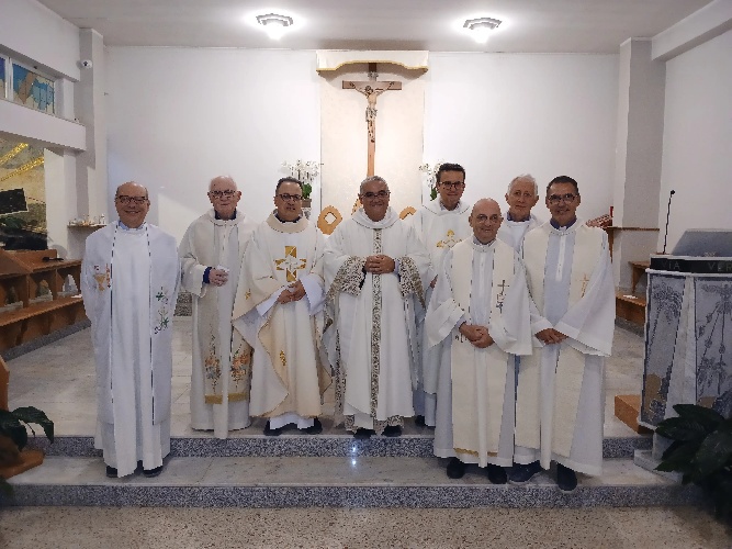 https://www.ragusanews.com/immagini_articoli/25-09-2024/ragusa-a-san-paolo-apostolo-e-arrivato-don-antonio-cascone-500.jpg