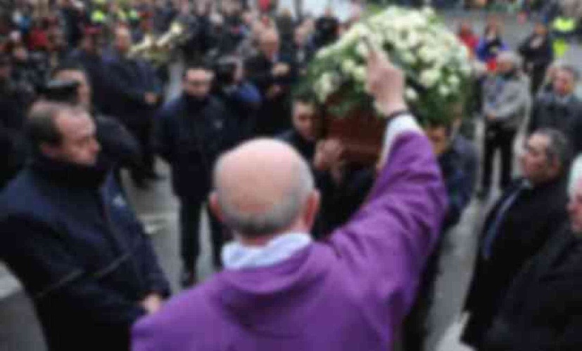 https://www.ragusanews.com/immagini_articoli/25-10-2023/arrestato-parroco-pretendeva-soldi-per-celebrare-un-funerale-500.jpg