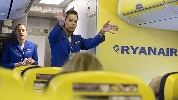 https://www.ragusanews.com/immagini_articoli/25-11-2024/ryanair-assume-150-hostess-e-steward-selezioni-a-palermo-100.jpg