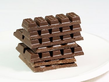 https://www.ragusanews.com/immagini_articoli/27-02-2021/cioccolato-fondente-perche-aiuta-a-dimagrire-280.jpg