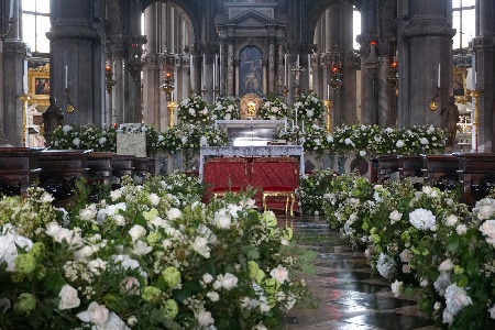 https://www.ragusanews.com/immagini_articoli/27-08-2022/1661614382-federica-pellegrini-e-matteo-giunta-sono-marito-e-moglie-1-300.jpg