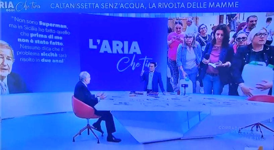 https://www.ragusanews.com/immagini_articoli/27-09-2024/sindaco-di-caltanissetta-si-sente-male-in-diretta-tv-video-500.jpg