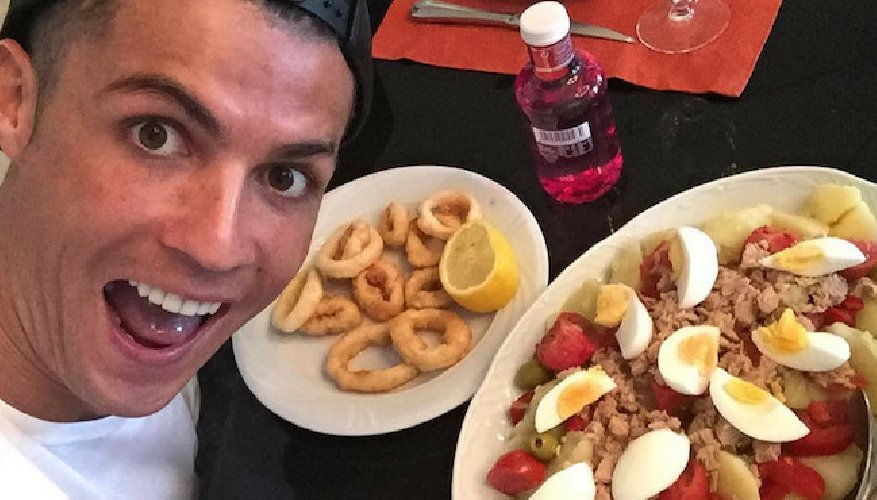 https://www.ragusanews.com/immagini_articoli/28-05-2019/dieta-cristiano-ronaldo-dimagrisci-in-5-passaggi-500.jpg