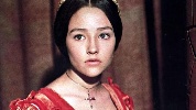 https://www.ragusanews.com/immagini_articoli/28-12-2024/cinema-morta-a-73-anni-olivia-hussey-giulietta-di-zeffirelli-100.jpg