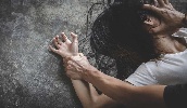 https://www.ragusanews.com/immagini_articoli/29-05-2024/minorenne-tunisino-insegue-una-donna-per-violentarla-preso-100.jpg
