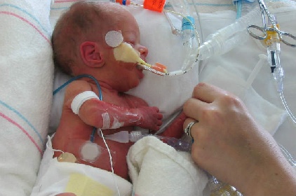 https://www.ragusanews.com/immagini_articoli/29-07-2021/sicilia-altro-neonato-intubato-quasi-200-under-12-contagiati-280.jpg