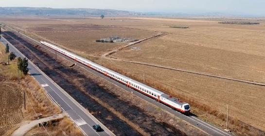 https://www.ragusanews.com/immagini_articoli/29-09-2021/frecciabianca-in-sicilia-le-prime-corse-di-prova-su-rotaia-video-280.jpg